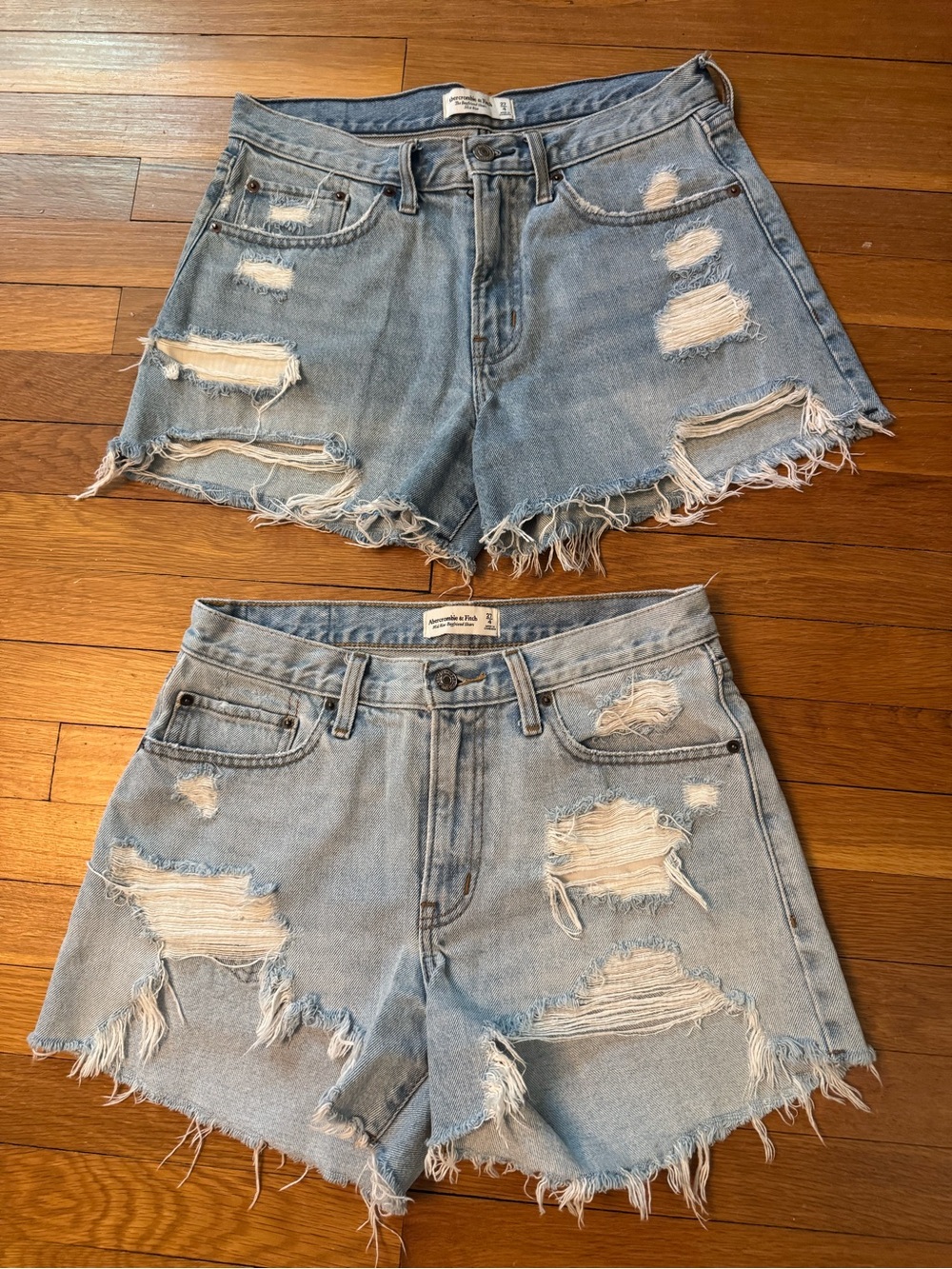 Abercrombie & Fitch Boyfriend Mid-Rise Shorts / Size 27/ Size 4